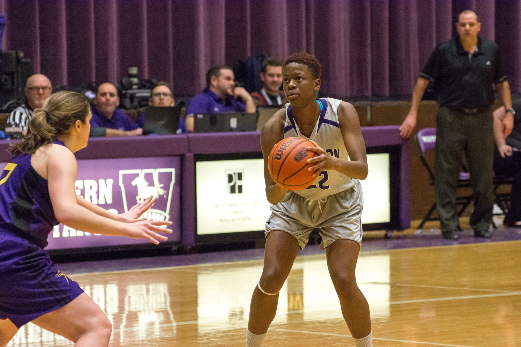 Women's Basketball vs Laurier - Debora Kamba